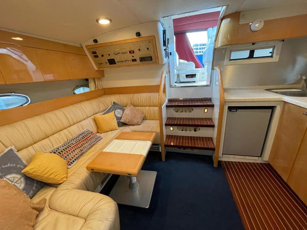 Cozy Yacht Lodge In Barcelona With Boat Tour Option Sant Adrià de Besòs Esterno foto