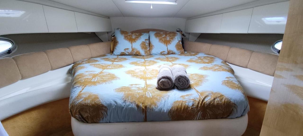 Cozy Yacht Lodge In Barcelona With Boat Tour Option Sant Adrià de Besòs Esterno foto