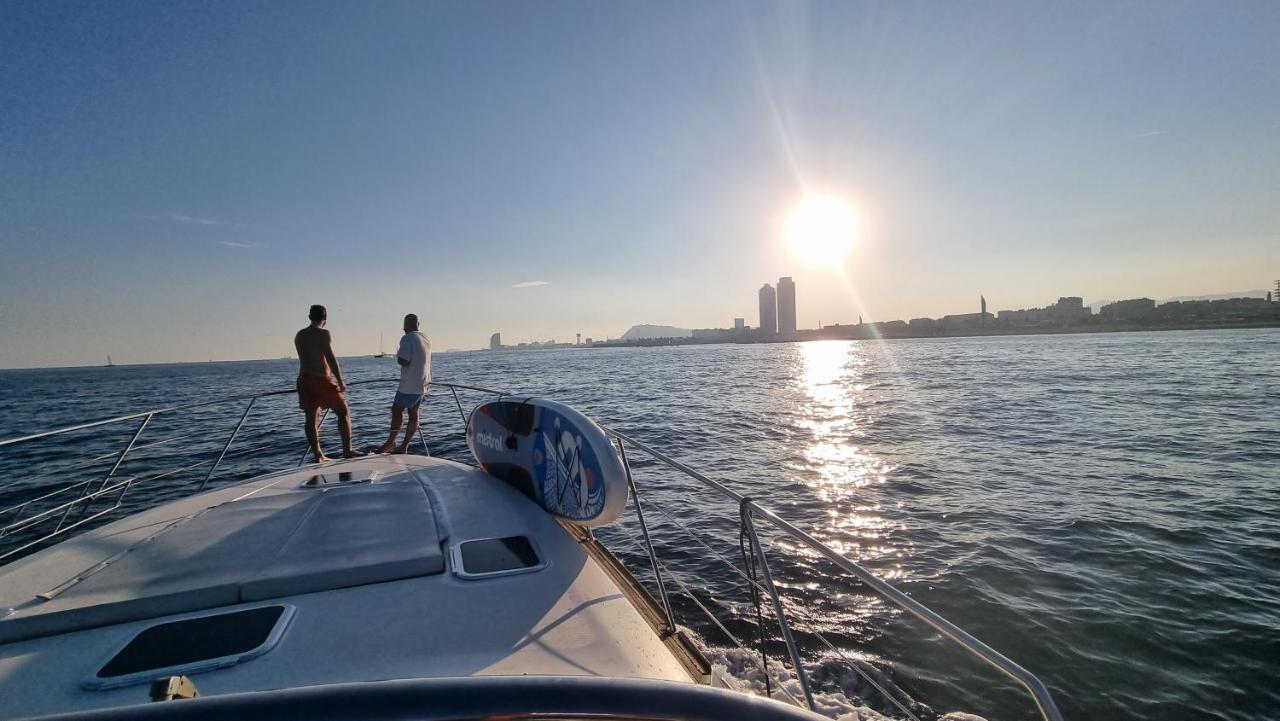 Cozy Yacht Lodge In Barcelona With Boat Tour Option Sant Adrià de Besòs Esterno foto